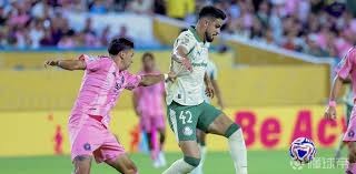 博弈论进阶：解析“公共知识（Common Knowledge）”在多人扑克决策中的层级传递。（博弈论进阶：多人扑克中公共知识的层级传播与决策解析）