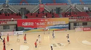 芝加哥小熊在 2016 年打破 108 年“山羊魔咒”，芝加哥举行了 500 万人的史上最大规模游行