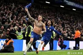 重庆两江新区十联屏打出多个宣传语，庆祝重庆铜梁龙冲超成功